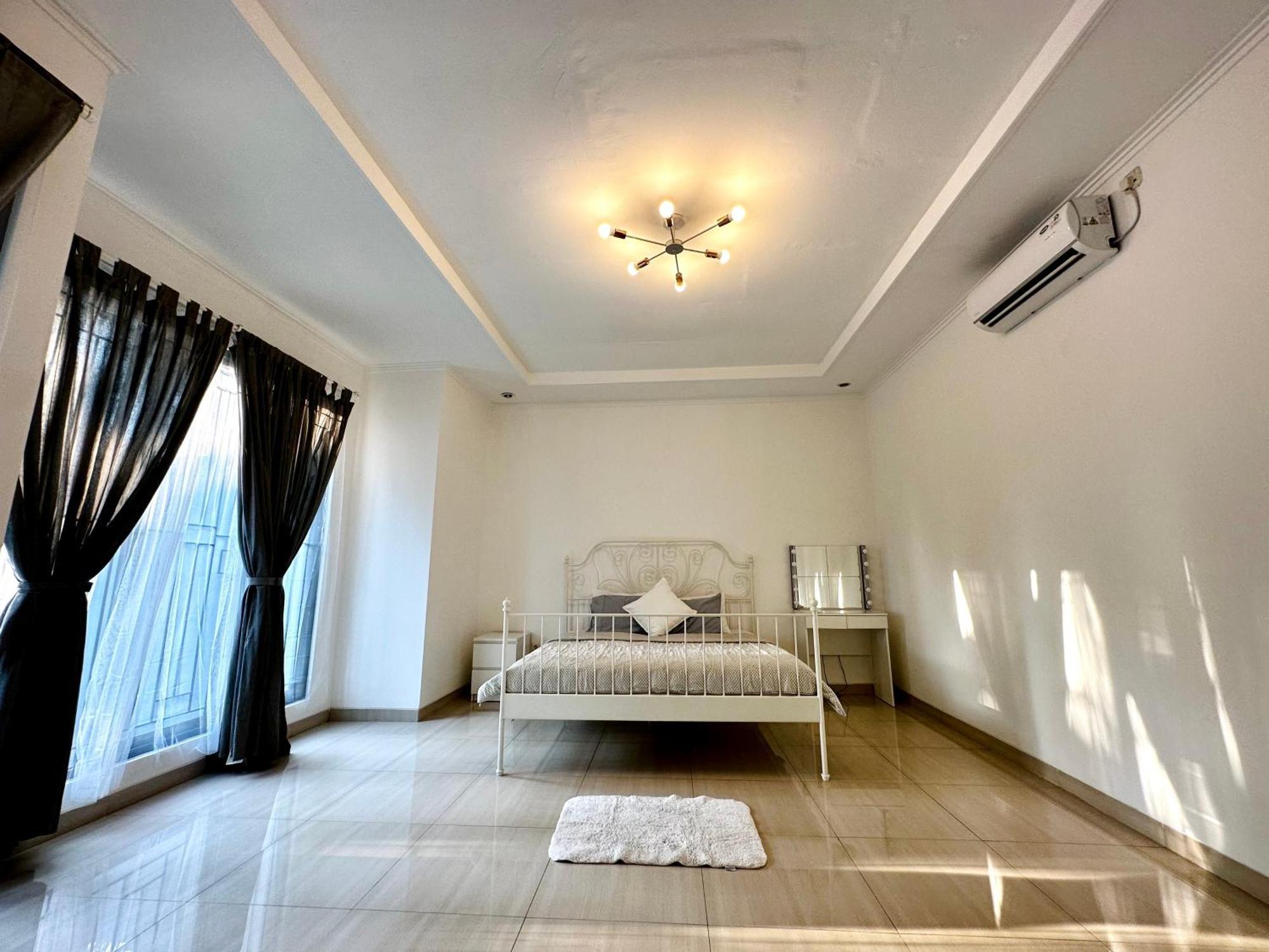 Holiday home 4-bedroom In South Nuansa Swadarma By Le Ciel Hospitality Jakarta
